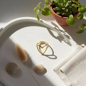 Elegant Gold Heart Ring